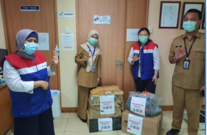 650 Masker Bedah hingga Masker N95 Dibagikan Pertamina MOR III Melalui Puskesmas Pasar Senen