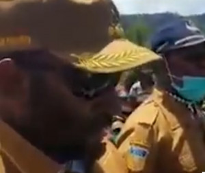 Bupati Mamteng  Balik Marahi  Menko Luhut Soal Larangan Lockdown di Papua