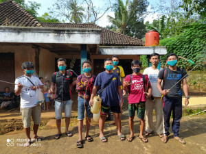 Karang Taruna Tawang Aktif  Disinfeksi Musholla dan RA untuk Cegah Covid-19