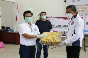 Pertamina Dan Hiswana Serahkan Sembako dan APD Kepada Gubernur Sulawesi Selatan