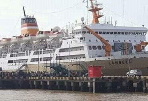 KM Lambelu  Dikarantina di Pelabuhan Makassar, ABK  Terindikasi  Covid-19