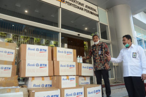 BTN BANTU MASKER DAN HANDSANITIZER