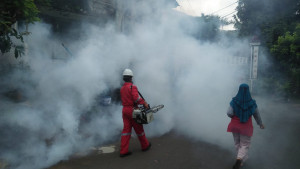 Elnusa Fogging Lingkungan Kantor dan  Warga  Untuk Antisipasi DBD serta Covid-19