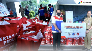 Pertamina Salurkan Bantuan di Jakarta Senilai Rp1.5 M, Termasuk  1.800 Paket Pembako