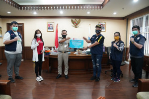 Basuki Surodjo dan Airmas Group Salurkan Bantuan dan APD ke 5 WIlayah di Jakarta
