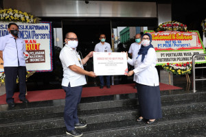 Baksos dan Donasi Gaji  Direksi dan Komisaris Ikut Meriahkan HUT PELNI ke-68  