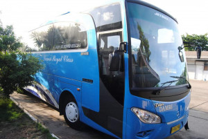 DAMRI Bandara Ditutup,  Fokus Mengantar Pahlawan Medis ke Berbagai Rumah Sakit di Jakarta