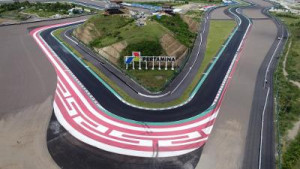 Menyulap Kawasan Sunyi Lombokl Tengah  Menjadi Destinasi Pariwisata Super Prioritas