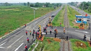 Maut Mengintai di Perlintasan Maut,   Ribuan Orang Jadi Korban