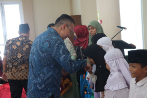 Rangkaian Peringatan HUT ke-6, PT Jasamarga Transjawa Tol Santuni Puluhan Yatim dan Duafa