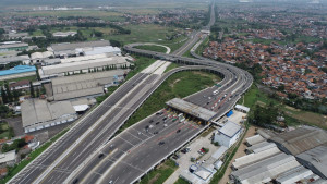 Peningkatan Volume Lalulintas Pada Lima Pintu Tol Utama  Jabotabek