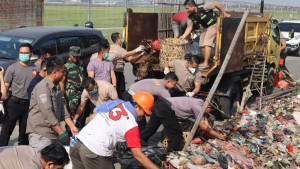 Aksi Kebersihan Polresta Bandara Soetta Terjunkan Tim 