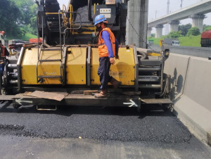 Jasa Marga Melakukan Perbaikan Pada Sejumlah Lokasi di Ruas Tol Jakarta - Cikampek