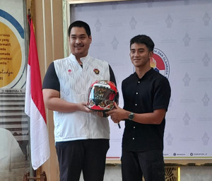 Menpora Fasilitasi Mario Aji Balapan MotoGP 600cc