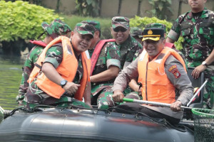 Kapolda Metro dan Pangdam Jaya Terjunkan  Ribuan Pasukannya  ke Kalijodo