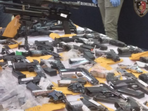 Polda Metro Jaya dan Puspom TNI AD Bongkar Perdagangan Senpi Ilegal