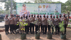 Polresta Bandara Soetta Adakan Penghijauan
