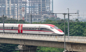 LRT Jabodetabek  Solusi Mengatasi Kemacetan dan Polusi Udara ......
