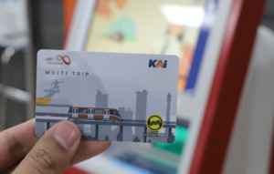 Cukup Satu Kartu KMT, Dari KRL Jabodetabek Lanjut ke  LRT