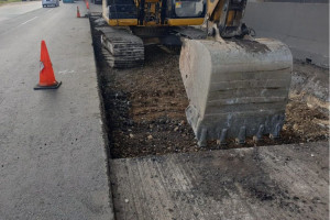 Tingkatkan Keamanan Pengendara, Jalan Tol Jakarta - Cikampek Kembali Dilakukan Perawatan 