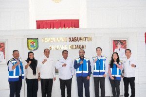 PT Jasamarga Kualanamu Tol Salurkan 1.000 Paket Sembako Kepada Masyarakat 