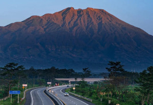 Keren,  Ternyata  Tol Semsol Menjadi Jalur Penghubung Utama Tercepat  di Jateng
