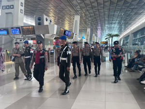 Terminal 3 Bandara Soekarno-Hatta Disisir Personil TNI -Polri, Ada Apa Ini ...