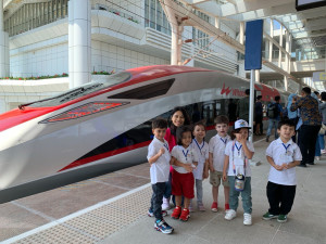 Pesan Tiket KA Cepat Untuk  Rombongan Kini Bisa Lewat WhatsApp