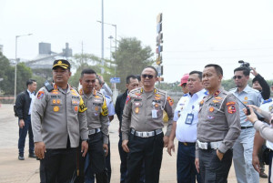 Jelang Liburan Panjang, Polri Pastikan  Kelancaran Pelabuhan Merak dan Ciwandan Banten