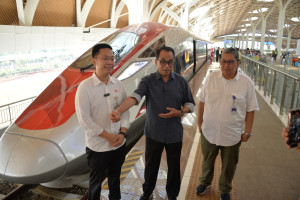 Penumpang Whoosh Tembus 21 Ribu Penumpang Per Hari, Jadi Kereta Wisata