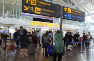 Sejumlah Bandar Udara Mulai Dipadati Ribuan  Penumpang