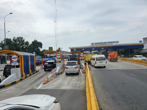 Volume Kendaraan Yang Melintas di Ruas  Tol Luar Jawa  Ikut Meningkat