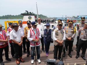 Ini Pesan Menhub Budi  Saat Kunker ke Penyeberangan Merak Bersama Menko PMK