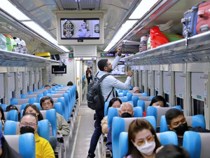 Periode Liburan Natal, Penumpang Kereta Api Meningkat 42 Persen