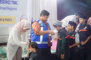 Jasa Marga Salurkan Bantuan Pada Yatim Piatu