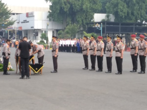 Kapolda Metro Jaya,Pimpin Serah Terima Jabatan 8 Perwira Tinggi dan Menengah  di Polda Metro Jaya.