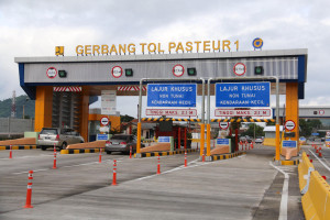 Ruas Tol Jabotabek dan Jawa Barat  Mulai Dipadati Kendaraan