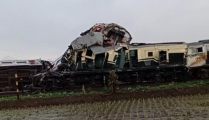 Kecelakaan KA Adu Banteng,  Polri  Kerahkan Bantuan Evakuasi Korban, 4 Orang Tewas.