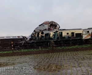 Adu Banteng KA Turangga dan KA Bandung Raya,  Masinis,  Asisten Masinis dan Pramugara Tewas