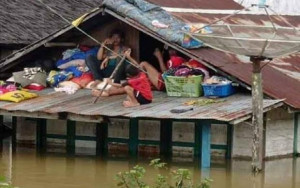 Warga  Korban Banjir di Enam Kecamata Kab.Musi Rawas  Mendapat Bantuan