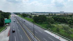 Perjalanan Masyarakat Meningkat, Sejumlah Ruas Tol  Kembali Dibanjiri Kendaraan