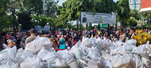 Polsek Kalideres Bagikan 500 Paket Sembako Gratis Sambut Bulan Suci Ramadhan