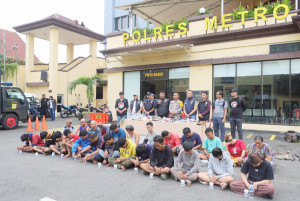Puluhan Warga Kampung Bahari Tg Priok  Diciduk Polisi