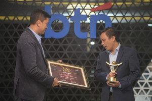 BTN  Raih The Best CEO Leading  Change Inovation 