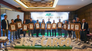 J &T Cargo Layani 1,5 Juta Pelanggannya Bersama Ribuan  Mitra Bisnis