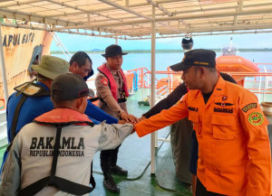 Bakamla RI Bersama Tim SAR Gabungan Cari ABK Kapal Terjatuh di Kei Besar,