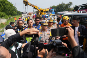 Kakorlantas Langsung Ke TKP Kecelakaan KM 58 Tol Japek,