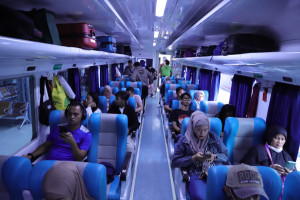 Ahmad, Security  Stasiun Semarang Tawang  Temukan Barang Bawaan Penumpang Senilai 510 Juta