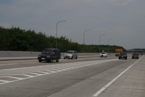 Arus Kendaraan di Tiga Rias Yol Luar Jawa Masih Tinggi