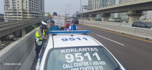 Puluhan Unit Kendaraan Angkutan Barang Terjaring Operasi Penertiban di Ruas Tol Layang MBZ